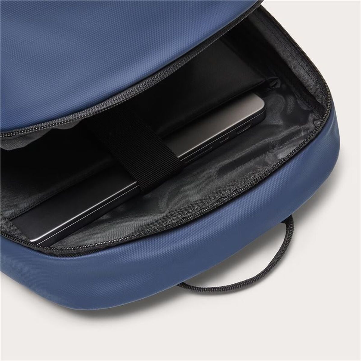 V2H68AD81186EA827A3B0CB4CF74694AA88R7633346P3