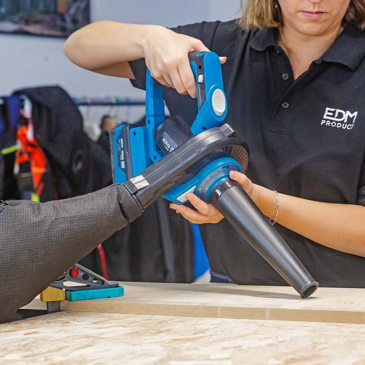 V9HA5CFDAE637E982C49F0608F33A16189DR5496473P8